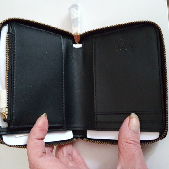 COACH MICKEY MOUSE WALLET - Picture 7 of 11